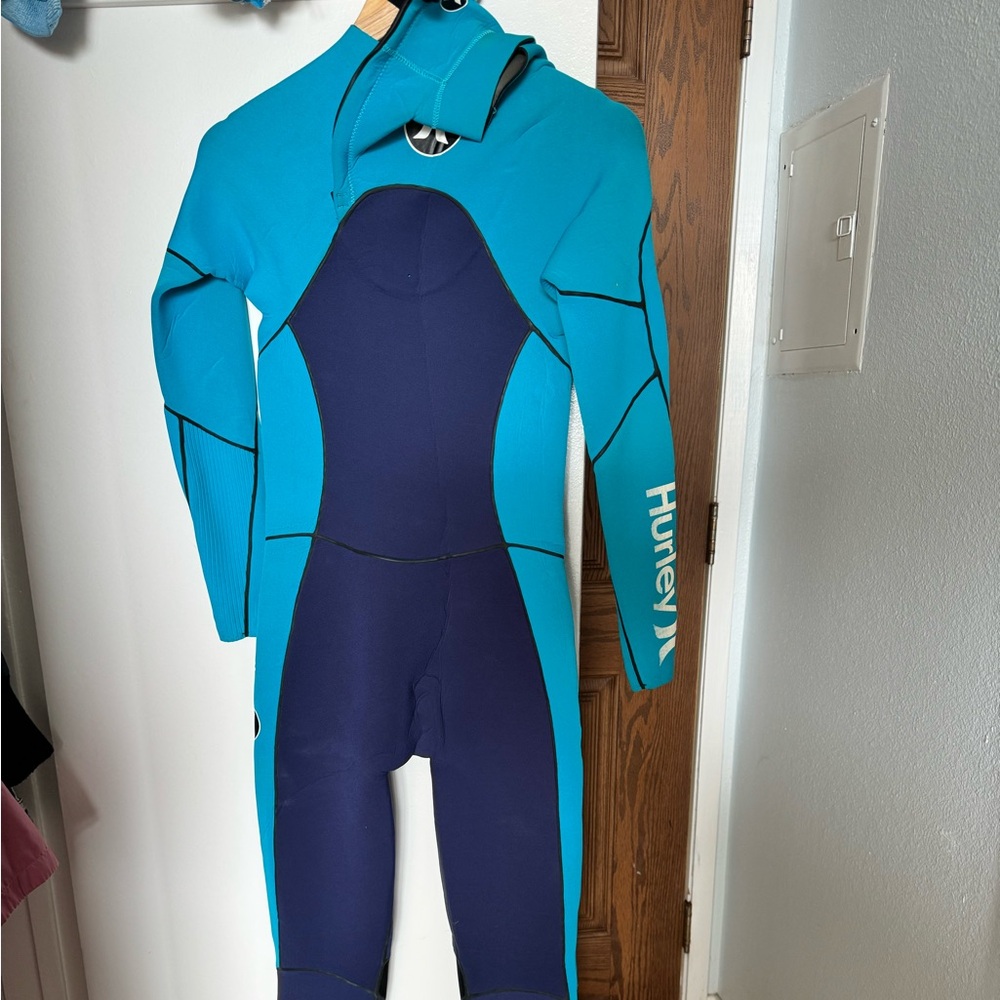 Hurley wetsuit women’s size 8